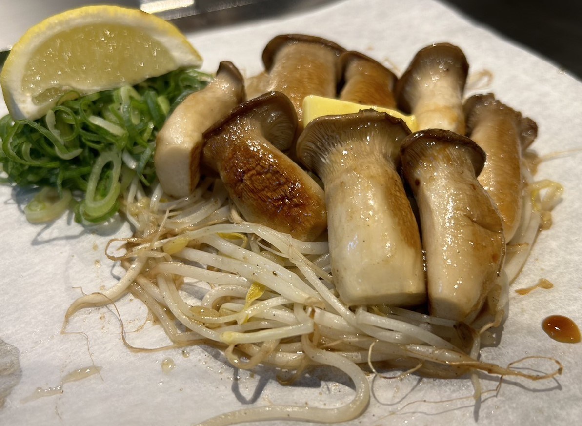 広島中区での広島旅行に！広島名物お好み焼き食べるなら【お好み焼・鉄板焼 ちんちくりん 流川店】