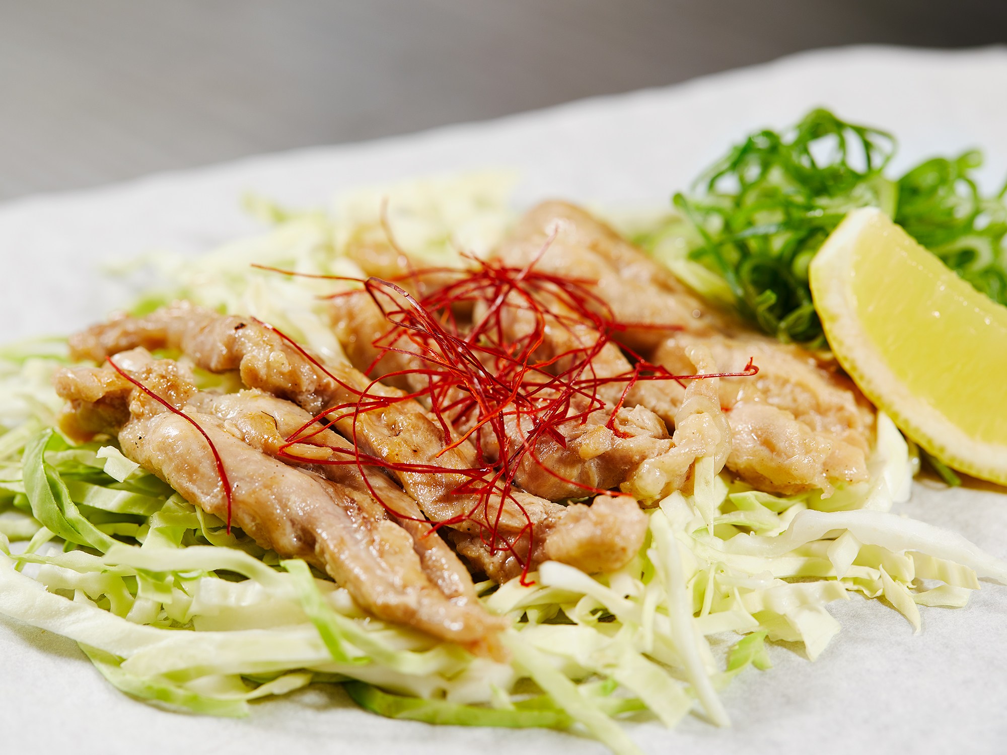 【鉄板焼き×肉料理×居酒屋】お酒に合うおつまみ盛り沢山♪