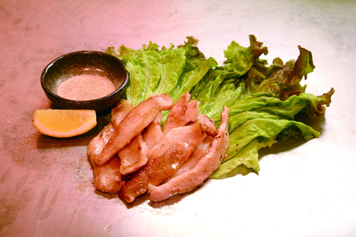 祝日はお昼はディナーメニューもやってます!!【お好み焼・鉄板焼 ちんちくりん 新橋本店】