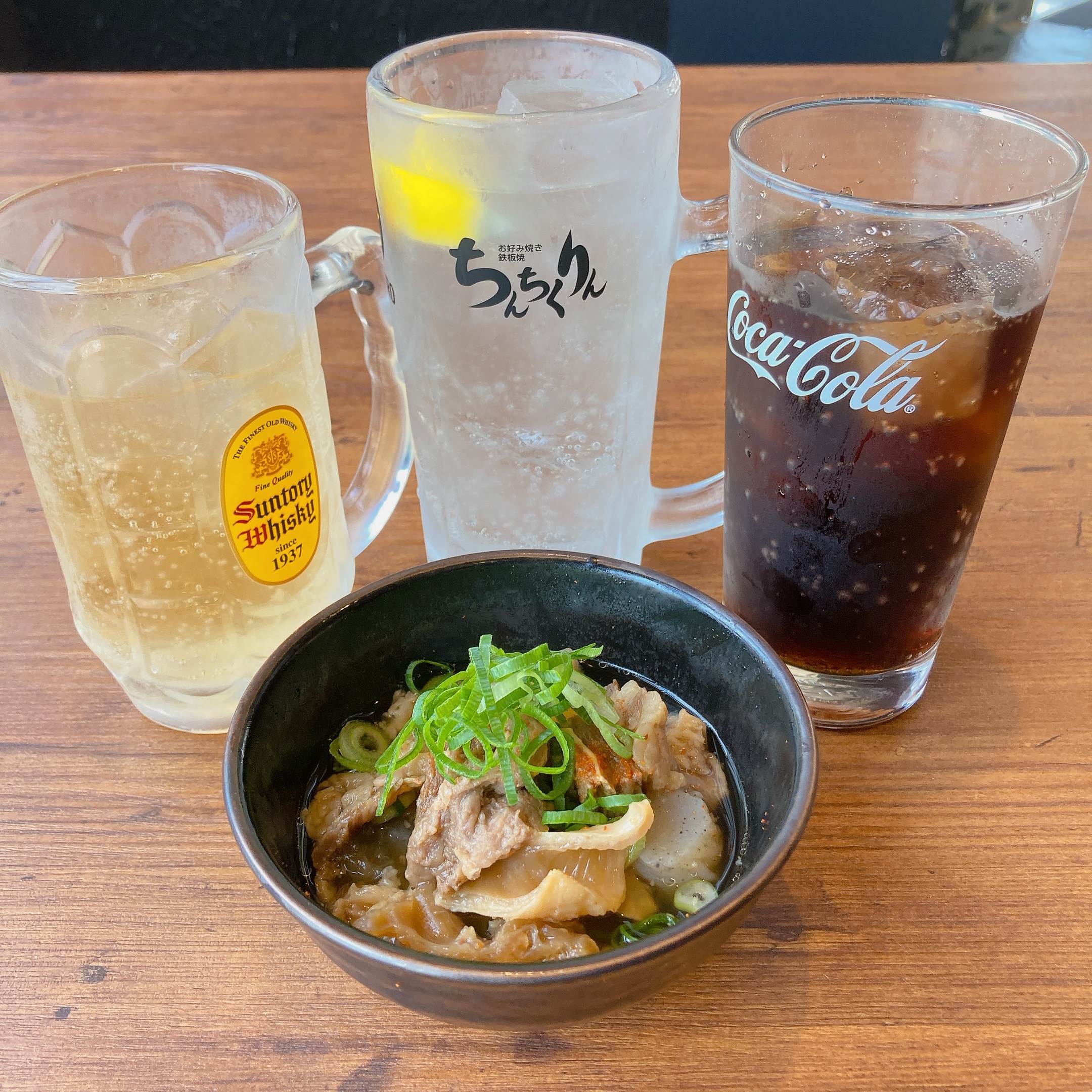 新橋の居酒屋で鉄板料理を食べるならちんちくりん!!【お好み焼・鉄板焼 ちんちくりん 新橋本店】