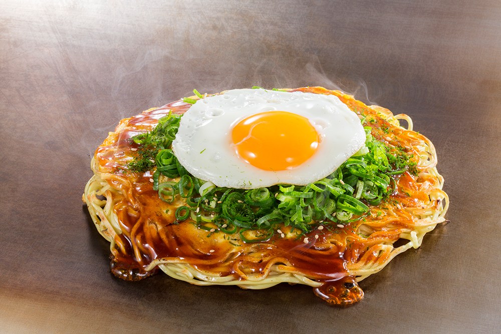 新橋で絶品お好み焼き!本日のおすすめは「ちんちくりん焼き」!!【お好み焼・鉄板焼 ちんちくりん 新橋本店】