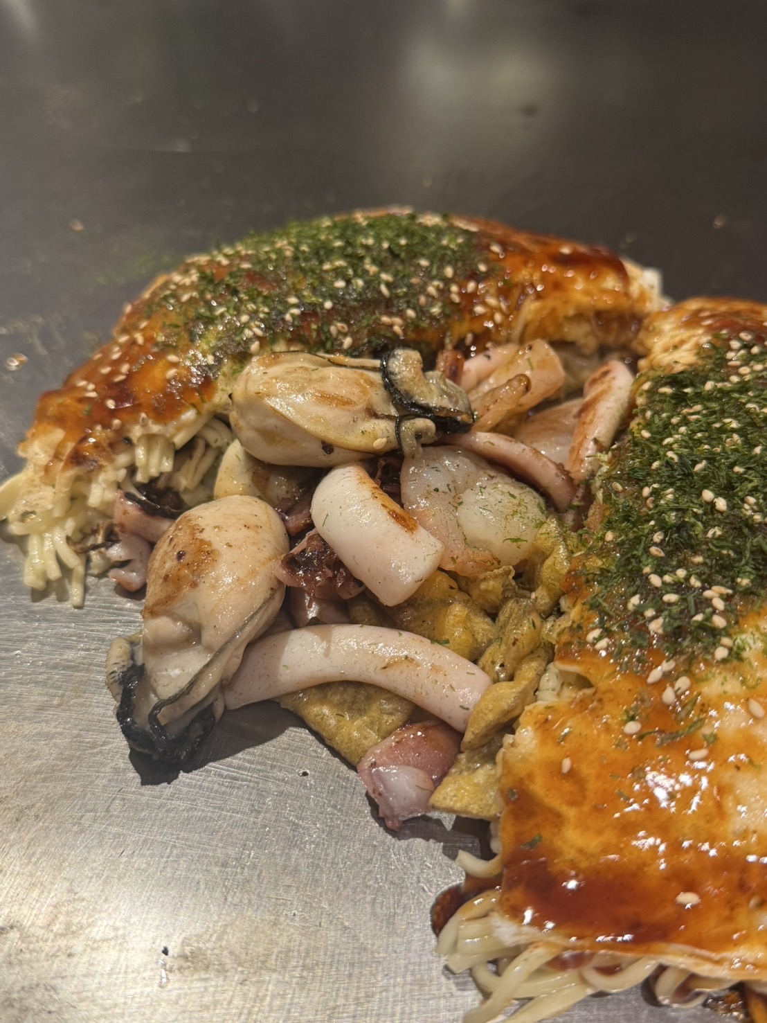 おススメお好み焼き！牡蠣海鮮デラックス！