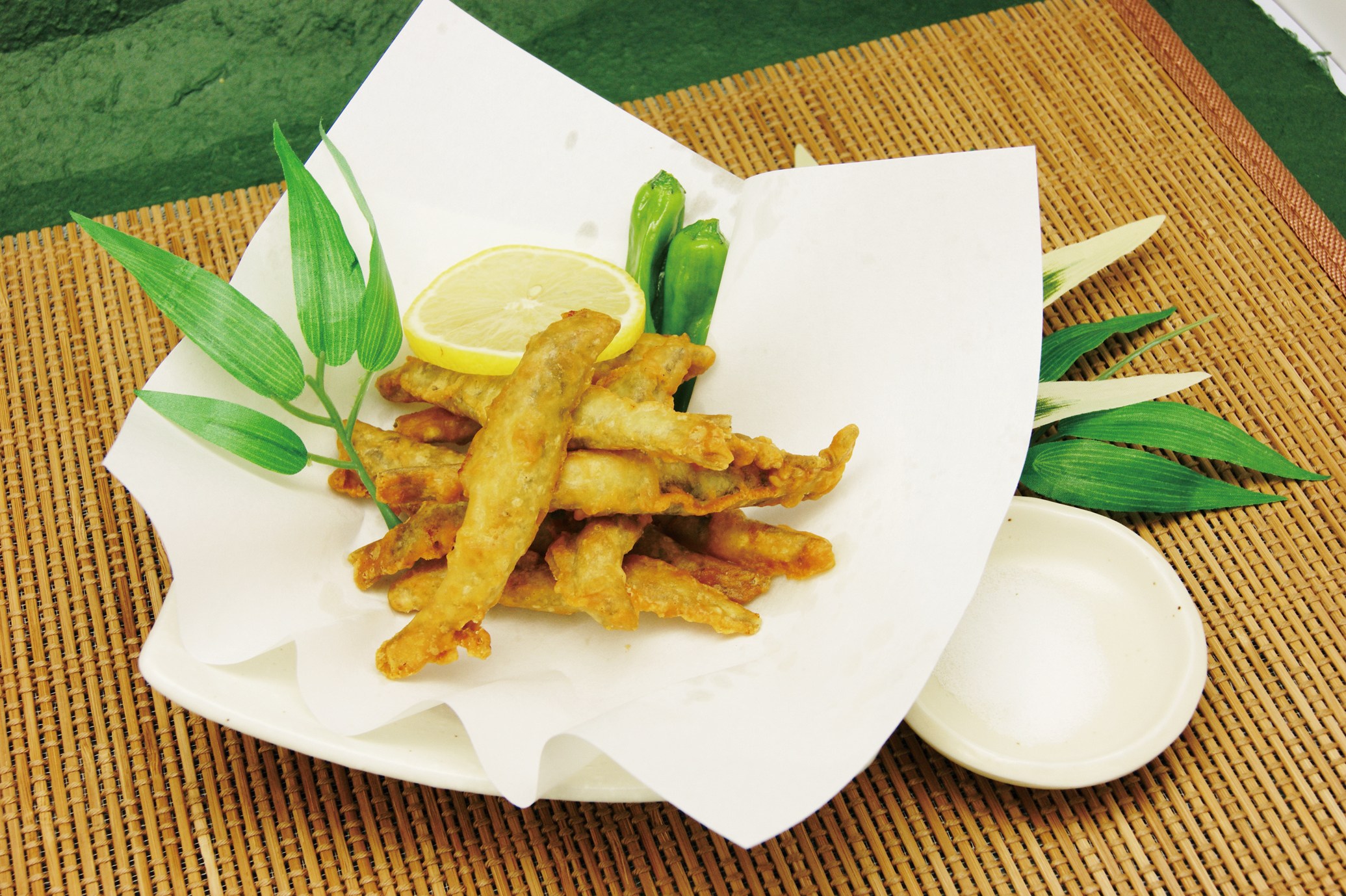 広島中区で居酒屋をお探しなら!本日のおすすめ「小鰯揚げ」!!【ちんちくりん 薬研堀本店】